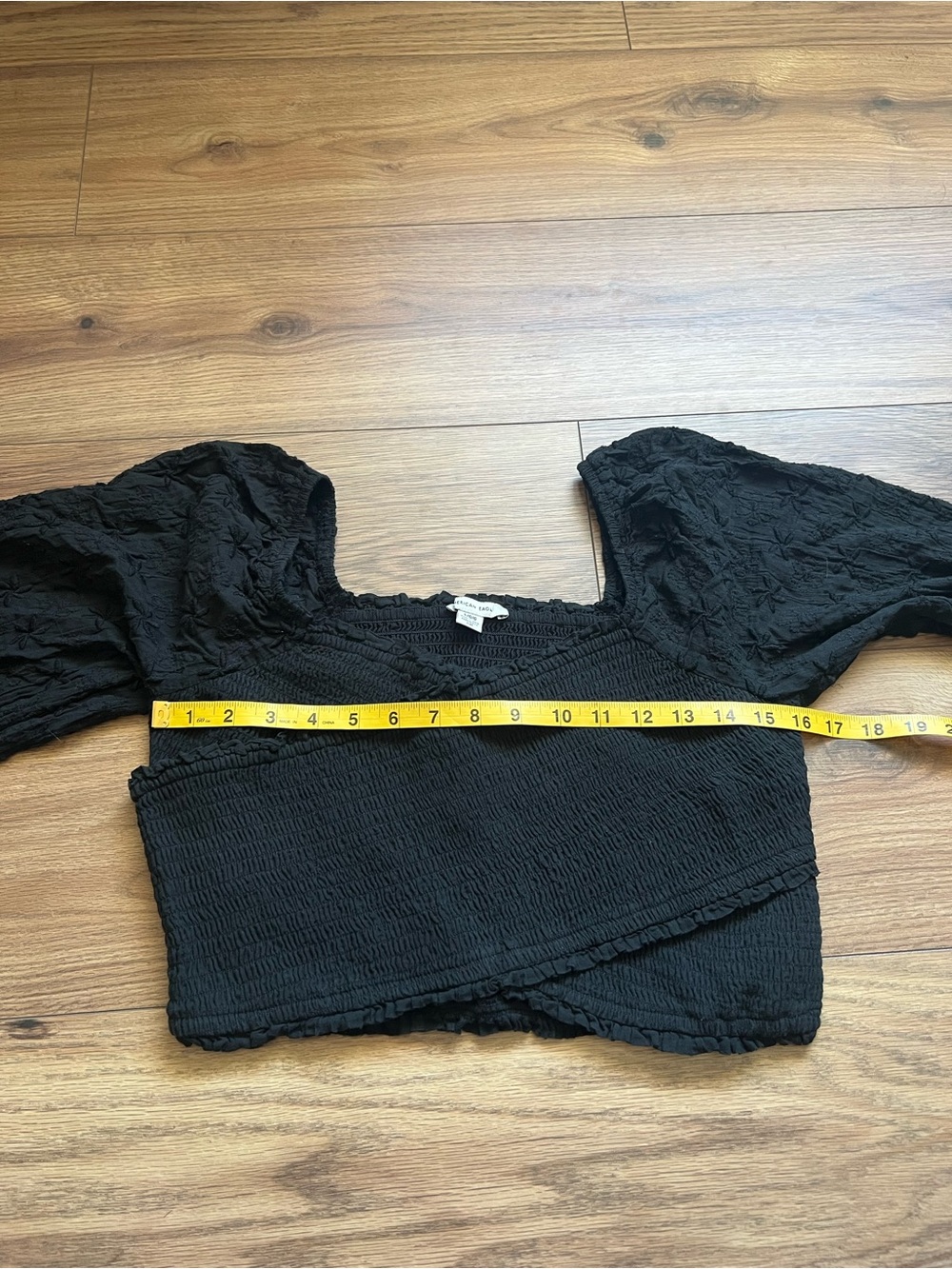 American Eagle Black Smocked Cross Front Long Sleeve Blouse Crop Top Size L - Picture 5 of 6